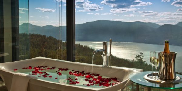 Spectacular Bath Tub Waldorf Astoria Berlin Germany